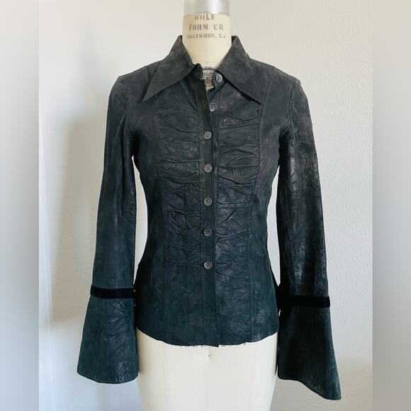 John Carlisle - Leather Jacket with Flare Cuffs and Velvet detail size XSS - Picture 1 of 10